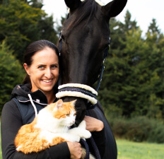 Angelika Anzinger, Gründerin und Trainerin am Kroneggerhof, Reitsportzentrum und Zucht im Waldviertel